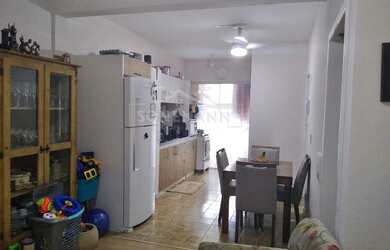 Imagem: O apartamento possui 3 Dormitórios, 1 Banheiro, 1 Vaga na garagem