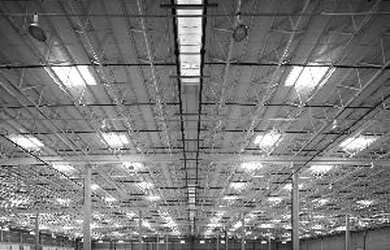 Imagem: O depósito possui 5 Vagas na garagem, 14.252m² de Área e