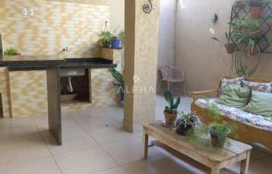 Imagem: A casa em condomínio possui 4 Dormitórios, 4 Banheiros, 2