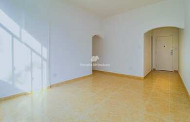 Imagem: O apartamento possui 3 Dormitórios, 1 Banheiro, 1 Vaga na garagem