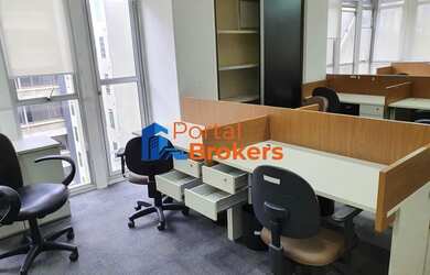 Imagem: O depósito possui 2 Vagas na garagem, 150m² de Área e Imóvel