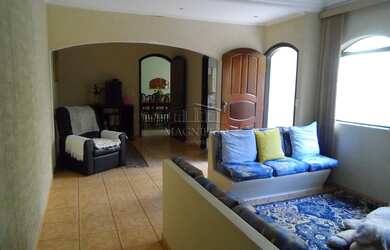 Imagem: A casa à venda possui 2 Dormitórios, 3 Banheiros, 3 Vagas