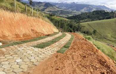 Imagem 5: Excelente terreno com linda vista da pedra do baú com projeto para 4...