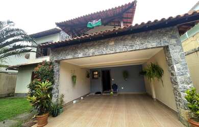 Imagem: A casa em condomínio possui 5 Dormitórios, 5 Banheiros, 4