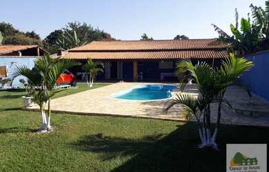 Imagem: A fazenda possui 1.020m² de Área, Piscina, Varanda e está