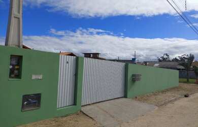 Imagem: A casa possui 1 Dormitório, 1 Banheiro, 2 Vagas na garagem