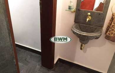 Imagem: O apartamento possui 4 Dormitórios, 1 Banheiro, 3 Vagas na