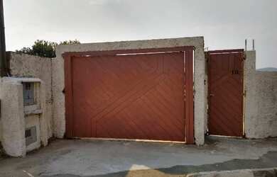 Imagem: A casa possui 2 Dormitórios, 1 Banheiro, 4 Vagas na garagem