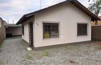 Imagem: A casa possui 2 Dormitórios, 1 Banheiro, 1 Vaga na garagem