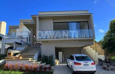 Imagem: A casa em condomínio possui 3 Dormitórios, 5 Banheiros, 5