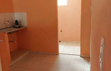 Imagem: A casa possui 2 Dormitórios, 1 Banheiro e está localizado