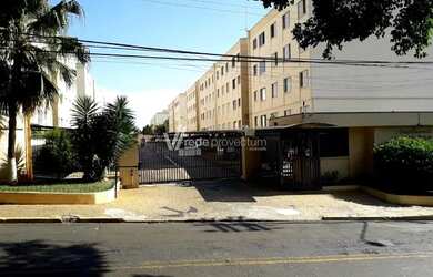 Imagem: O apartamento possui 3 Dormitórios, 1 Banheiro, 1 Vaga na garagem