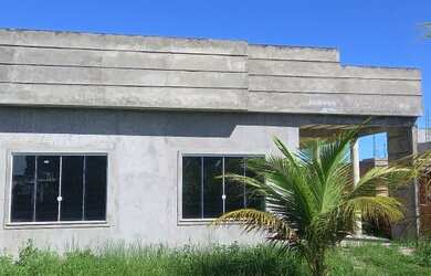 Imagem: A casa em condomínio possui 3 Dormitórios, 3 Banheiros e