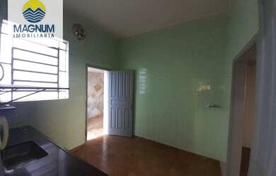 Imagem: A casa possui 3 Dormitórios, 2 Banheiros, 3 Vagas na garagem