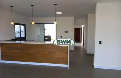 Imagem: A casa em condomínio possui 3 Dormitórios, 2 Banheiros, 4