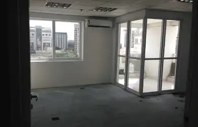 Imagem: O depósito possui 1 Vaga na garagem, 40m² de Área e está