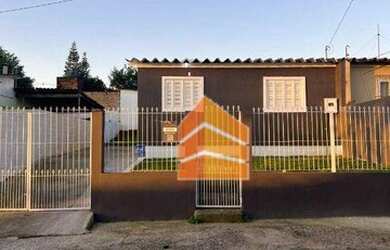 Imagem: A casa possui 3 Dormitórios, 1 Banheiro, 3 Vagas na garagem