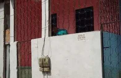 Imagem: A casa possui 2 Dormitórios, 1 Banheiro e está localizado