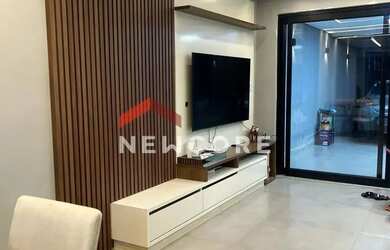 Imagem: A casa possui 4 Dormitórios, 3 Banheiros, 3 Vagas na garagem