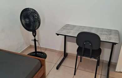 Imagem: O quarto possui Imóvel mobiliado e está localizado em Centro