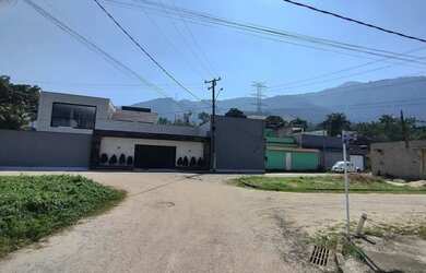 Imagem: O terreno possui 240m² de Área e está localizado em Campo