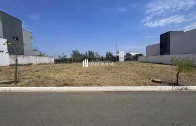 Imagem: O terreno possui 250m² de Área e está localizado em Cuiabá