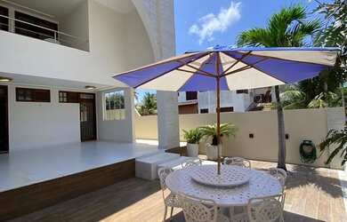 Imagem: A casa em condomínio possui 4 Dormitórios, 4 Banheiros, 3