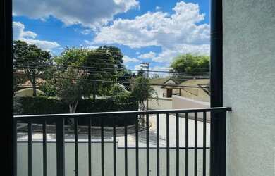 Imagem 3: Casa à venda em Atibaia com 3 suítes, localizada em bairro de Alto Padrão