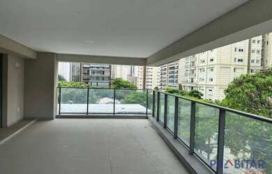 Imagem: O apartamento possui 4 Dormitórios, 5 Banheiros, 4 Vagas na