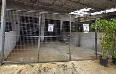 Imagem: O depósito possui 2 Vagas na garagem, 110m² de Área e está