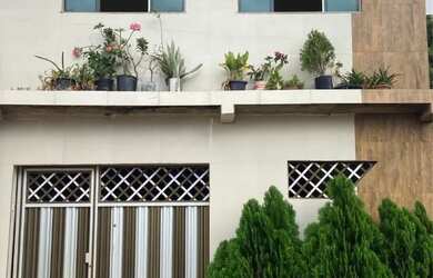 Imagem: A casa possui 3 Dormitórios e está localizado em Jardim Tropical