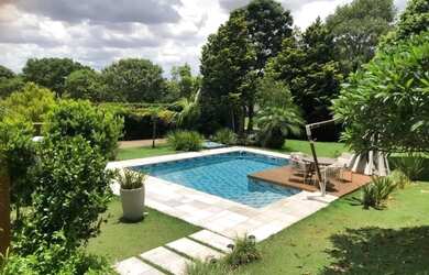 Imagem: A casa em condomínio possui 5 Dormitórios, 4 Banheiros, 5