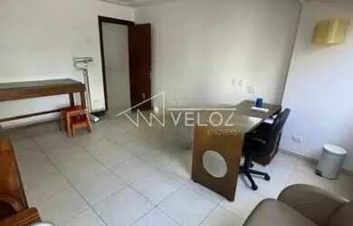 Imagem: O depósito possui 1 Vaga na garagem, 43m² de Área e está