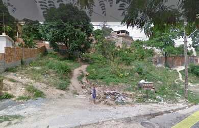 Imagem: O terreno possui 372m² de Área e está localizado em Rosaneves