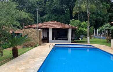 Imagem: A chácara possui 13500m² de Área e está localizado em Centro