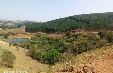 Imagem: O terreno à venda possui 600m² de Área e está localizado