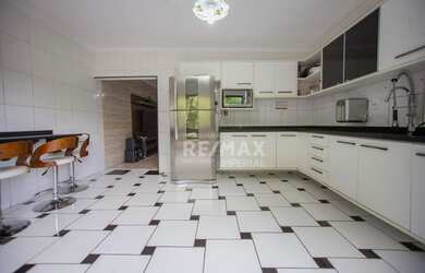 Imagem 4: Casa com 5 quartos, sendo 2 suítes à venda, 375 m² por R$ 550.000 -...