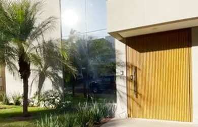 Imagem: A casa em condomínio possui 5 Dormitórios, 2 Banheiros, 4