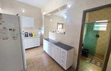 Imagem 2: SURPREENDENTE! CASA COM LOTE DE 200 METROS NUMA ÓTIMA LOCALIZAÇÃO