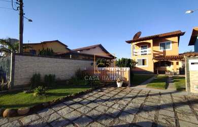 Imagem: A casa em condomínio possui 4 Dormitórios, 2 Banheiros, 2