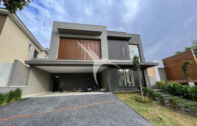 Imagem 2: SANTANA DE PARNAIBA - Casa Padrão - Alphaville