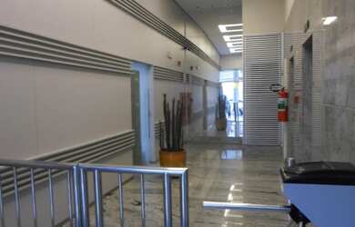 Imagem: O depósito possui 2 Vagas na garagem e 135m² de Área e está