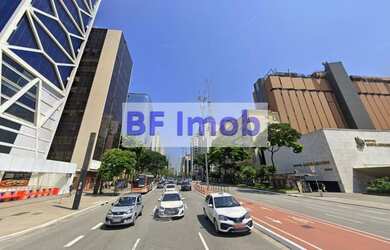 Imagem 15: Andar alto, vista da Paulista, ao lado Metrô Brigadeiro e Itaú Cultural