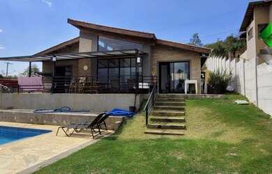 Imagem: A casa em condomínio possui 3 Dormitórios, 3 Banheiros, 3