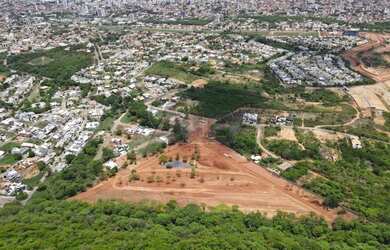 Imagem: O terreno possui 240m² de Área e está localizado em Centro