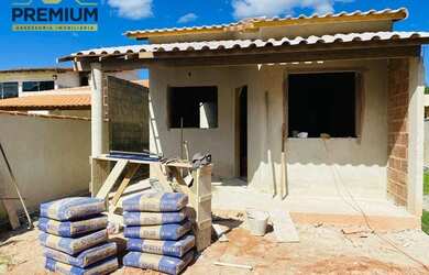 Imagem: A casa possui 2 Dormitórios, 2 Banheiros, 2 Vagas na garagem