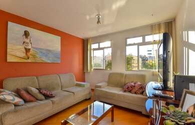 Imagem: O apartamento possui 3 Dormitórios, 1 Banheiro, 1 Vaga na garagem