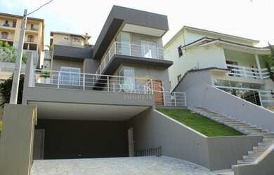 Imagem: A casa em condomínio possui 4 Dormitórios, 1 Banheiro, 270m²