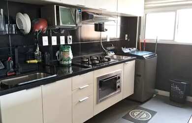 Imagem: O apartamento possui 3 Dormitórios, 1 Banheiro, 2 Vagas na