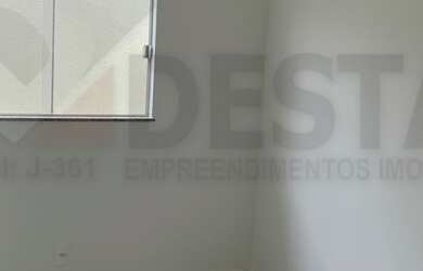 Imagem: A casa possui 2 Dormitórios, 1 Banheiro, 1 Vaga na garagem